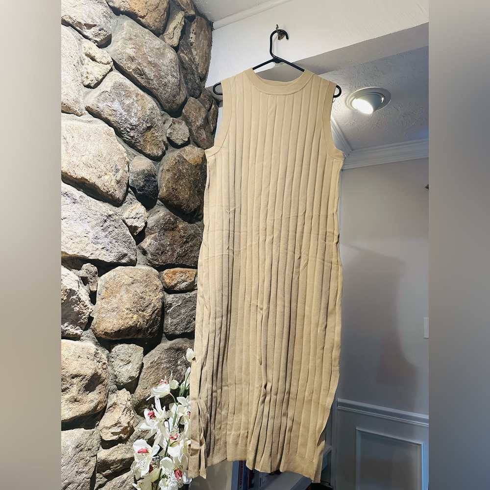 Fine Line Ribbed Midi/Maxi H&M Dress. Size M. Excellent condition. - Picture 2 of 12